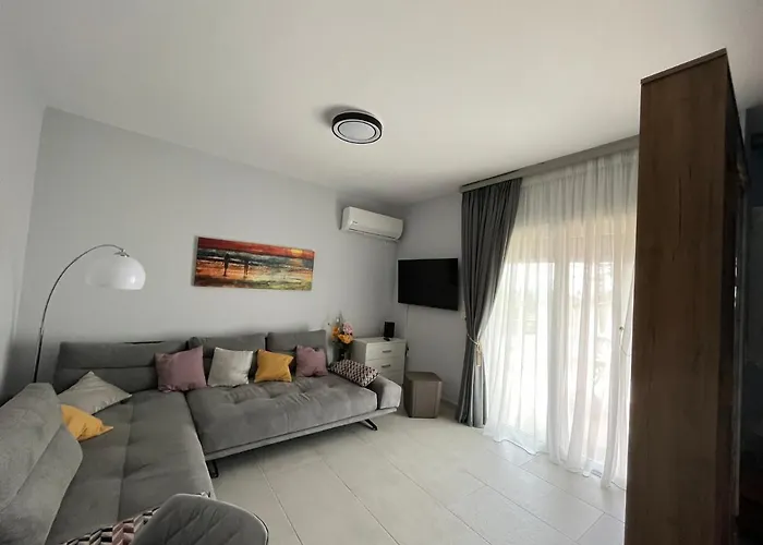 Relax Apartment 50M From The Sea