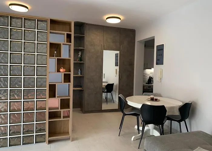 Relax Apartment 50M From The Sea